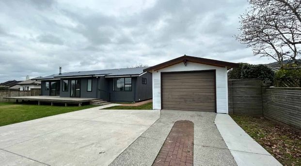 4 bedroom in Lynmore - Photo 1