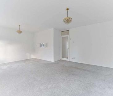 Upper Selsdon Road, Croydon, CR2 - Photo 2