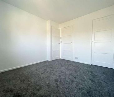 Southfield, Polegate, BN26 - Photo 2