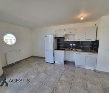 Location Appartement 3 pièces 63m² LE BLANC MESNIL 93150 - Photo 1
