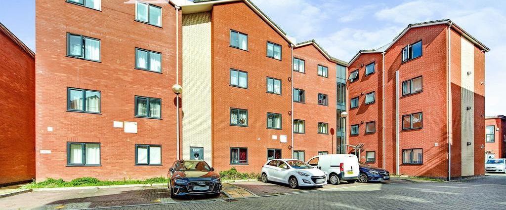 2 bedroom flat to rent - Photo 1