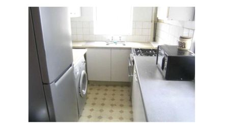 4 bedroom house to rent Heald Grove, Manchester, M14 - Photo 4