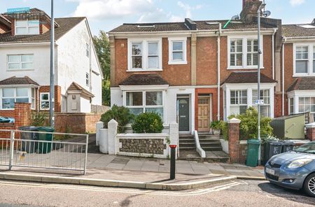 4 bedroom house to rent - Photo 3