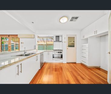 4 Bushlark Rise, Canning Vale, WA 6155 - Photo 3