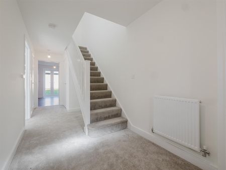 4 Bedroom House To Rent - Photo 5