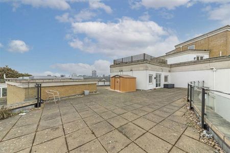 3 bedroom flat to rent - Photo 5