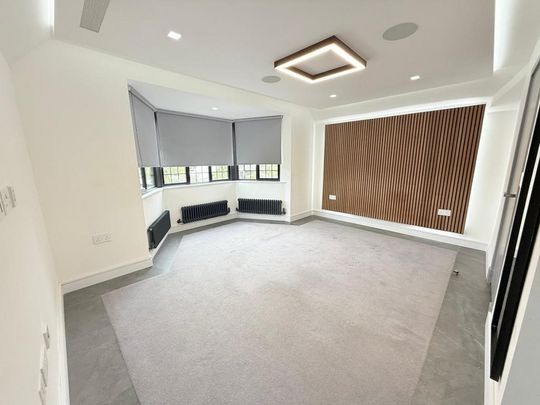 3 bedroom flat to rent - Photo 1