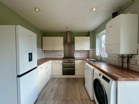 3 bedroom detached house to rent - Photo 4