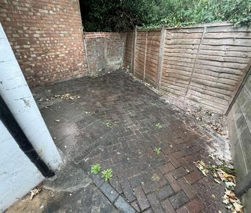 3 bedroom end of terrace house to rent - Photo 1
