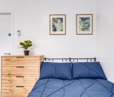 1 bedroom in a house share to rent - Photo 1
