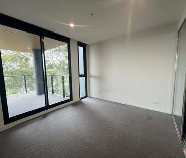 MODERN APARTMENT LIVING IN THE HEART OF SUNSHINE - Photo 1