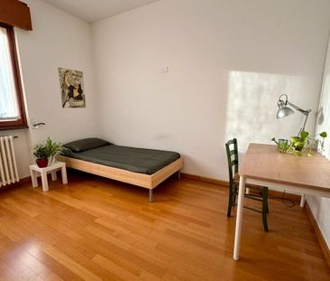 Stanza solo per studentesse: - Photo 6