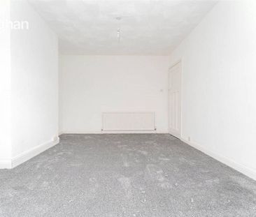 4 bedroom semi-detached house to rent - Photo 4