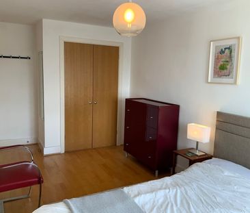 2 Bed Flat, St Davids Square, E14 - Photo 6