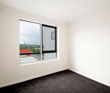 2 Bedroom Unit With 2 Parking Spaces! - Photo 2