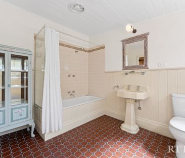 Thinking of selling? Contact our agent - Photo 5