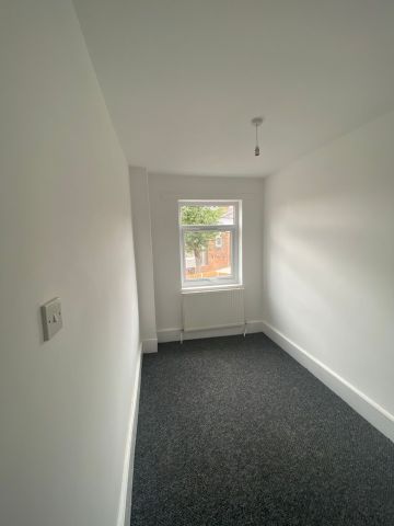 3 Bed Terraced House, Saltersford Road, LE5 - Photo 2