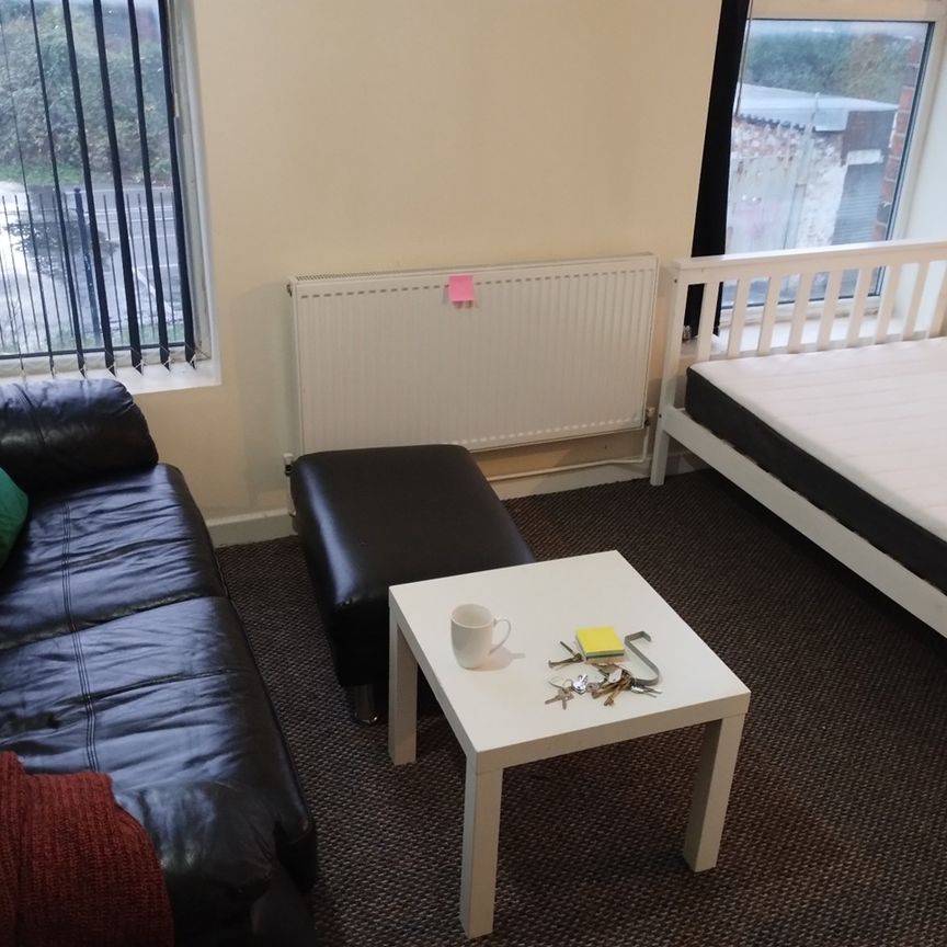 Room in a Shared House, Richmond Row, L3 - Photo 1