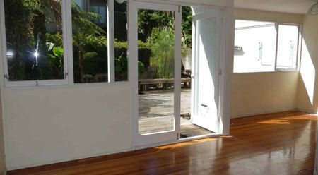 Greenlane - Tidy 2 bedroom Townhouse Plus 2 Carparks - Photo 4