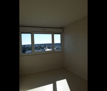 Location Appartement 4 pièces 68 m² Saint-Étienne-du-Rouvray - Photo 5