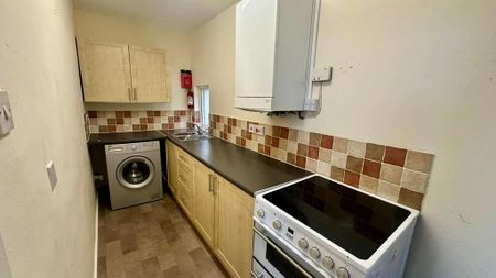 2 bedroom end of terrace house to rent - Photo 5