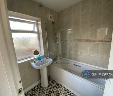 4 bedroom terraced house to rent - Photo 6