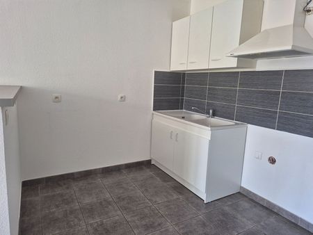 Location appartement 3 pièces, 80.10m², Limoux - Photo 2