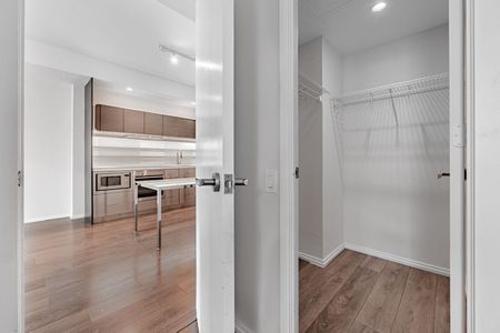 For Lease - 45 Charles Street Unit# 507, Toronto, Ontario - Photo 5