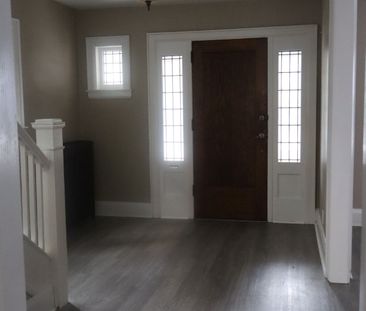 For Lease - 207 Oakwood Avenue, Toronto, Ontario - Photo 6