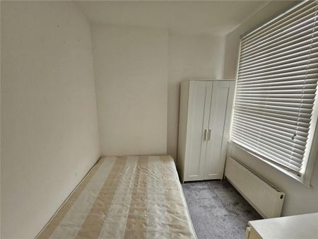 2 Bed Flat, Heyford Terrace, SW8 - Photo 3