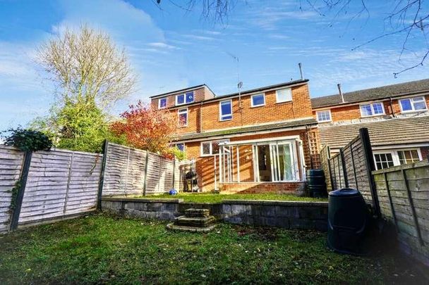 West Road, Stansted Mountfitchet, CM24 - Photo 1