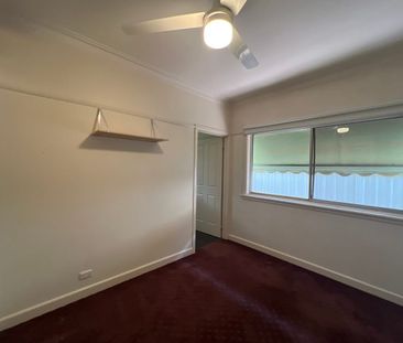 Three Bedroom home close to School - Photo 3