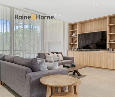 Luxurious "Oasis" styled Duplex - Photo 2