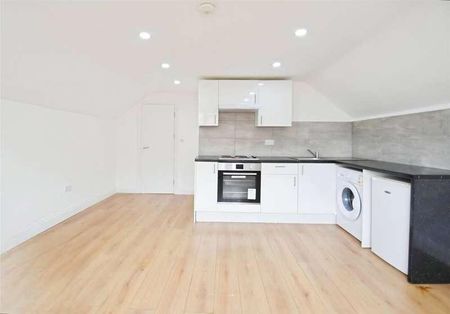 High Street, Staines-upon-thames, Surrey, TW18 - Photo 3