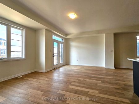 Townhouse For Lease | X8055988 - Photo 2