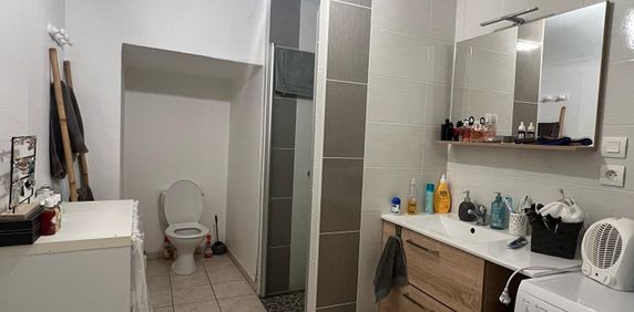 Location Appartement 2 pièces 56m² - Photo 2