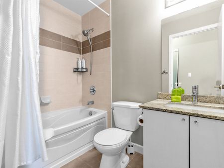 For Lease - 18 Harbour Street Unit# 202, Toronto, Ontario - Photo 4