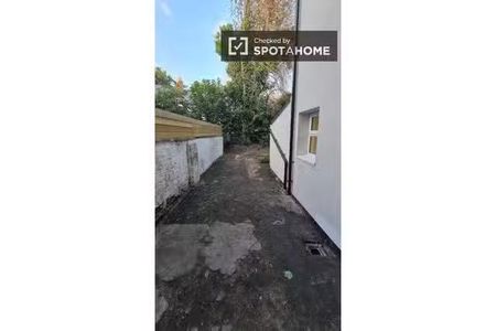 Private ensuite room in North Circular Road, Dublin - Photo 2