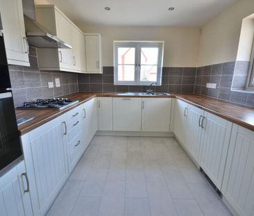 2 bedroom semi-detached bungalow to rent - Photo 4