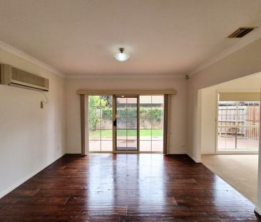 2/21 Hart Street, Airport West VIC 3042 - Photo 2