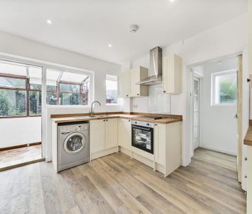 3 bedroom end of terrace house to rent - Photo 6