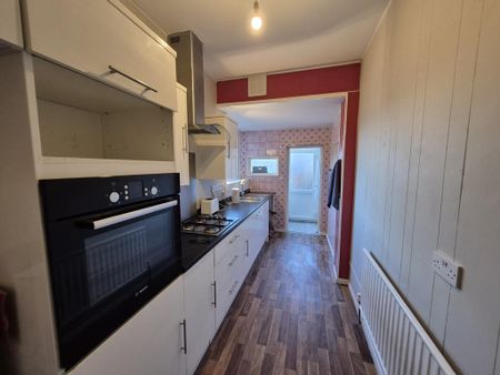 3 bedroom terraced house to rent - Photo 2