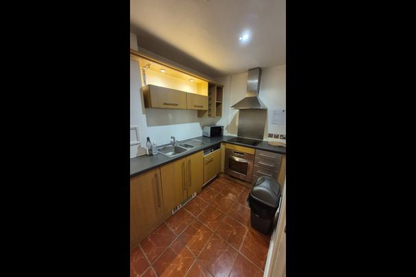 1 Bed Flat, Manor House Drive, CV1 - Photo 1