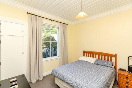 18 Bracken Street, New Plymouth, - Photo 2