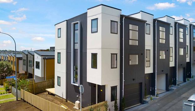 1/16 Hewlett Road, Massey - Photo 1