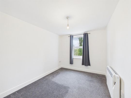 2 BED Flat To rent - Photo 1