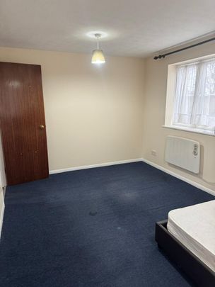 Studio Flat, Vicars Bridge Close, HA0 - Photo 1