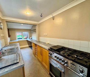 2 bedroom terraced house to rent - Photo 2