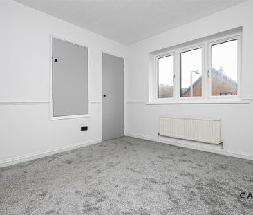 4 bedroom detached house to rent - Photo 3