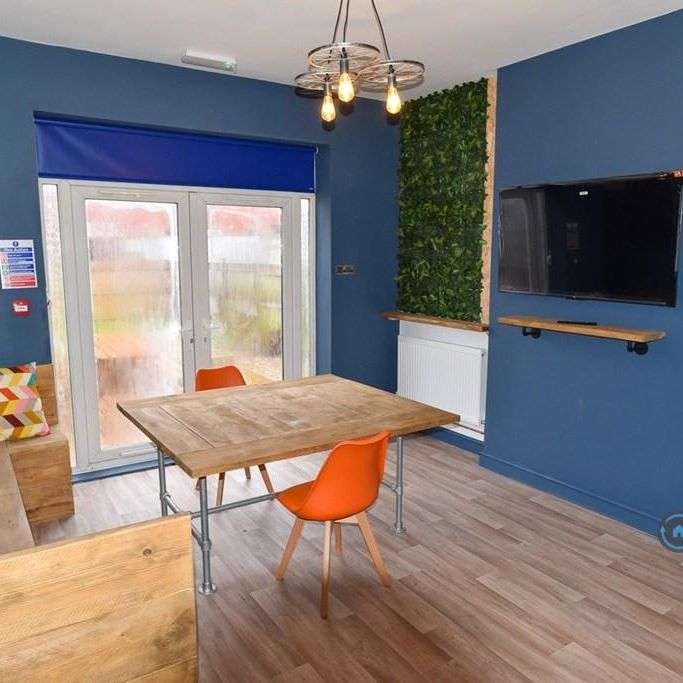 1 bedroom in a house share to rent - Photo 1